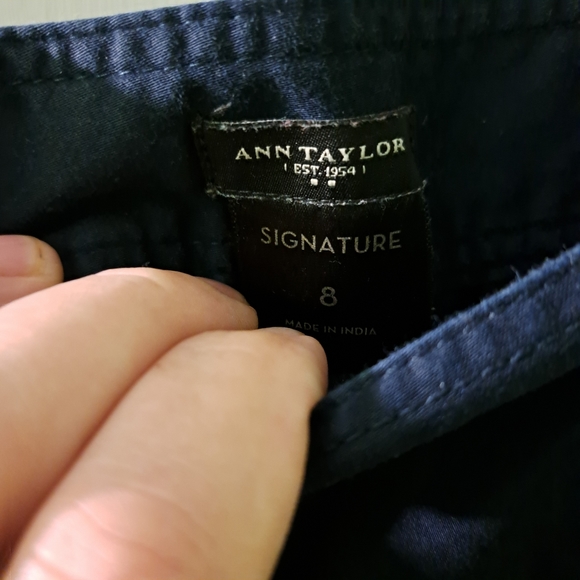 Ann Taylor Signature Shorts - Picture 5 of 8